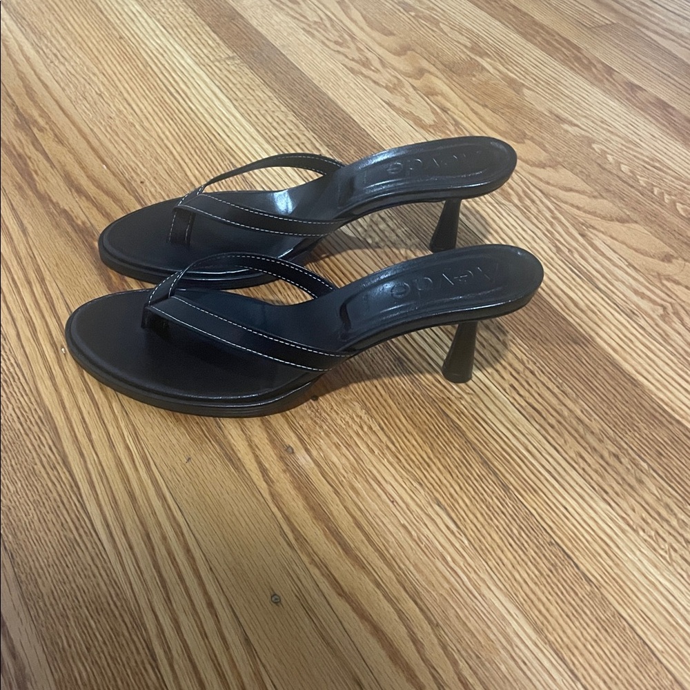 AEYDE Daphne Leather Sandals SIZE 40 NEW flip flop heels - Picture 3 of 7